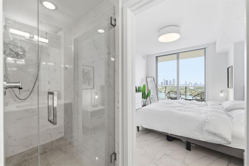 Image 22 of 50 For 16385 Biscayne Blvd 2516