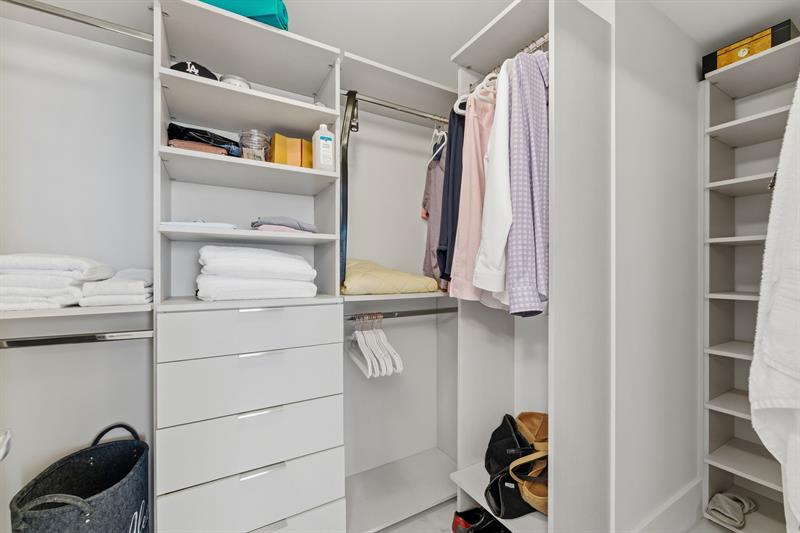 Image 25 of 50 For 16385 Biscayne Blvd 2516