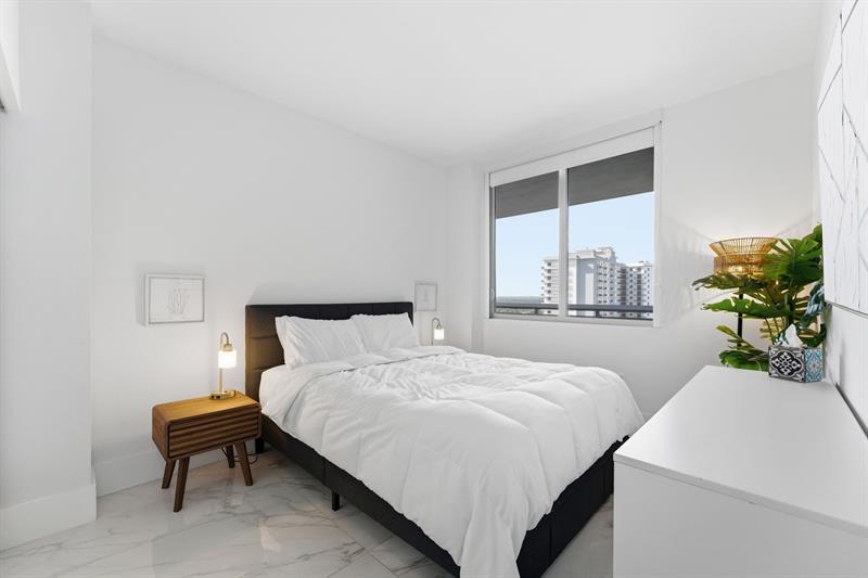 Image 27 of 50 For 16385 Biscayne Blvd 2516