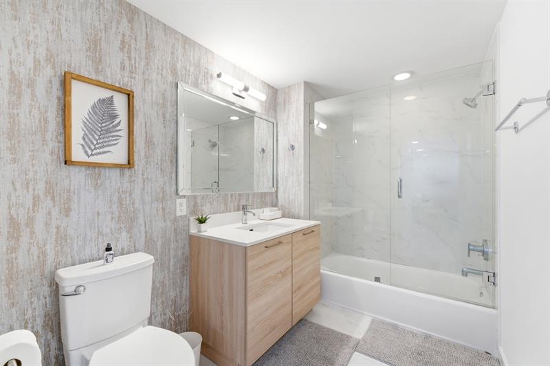 Image 28 of 50 For 16385 Biscayne Blvd 2516