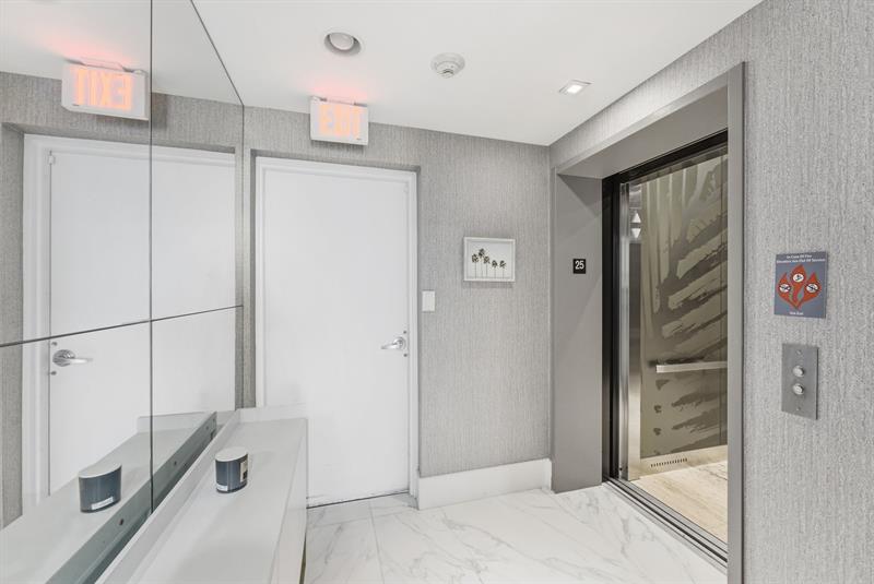 Image 31 of 50 For 16385 Biscayne Blvd 2516