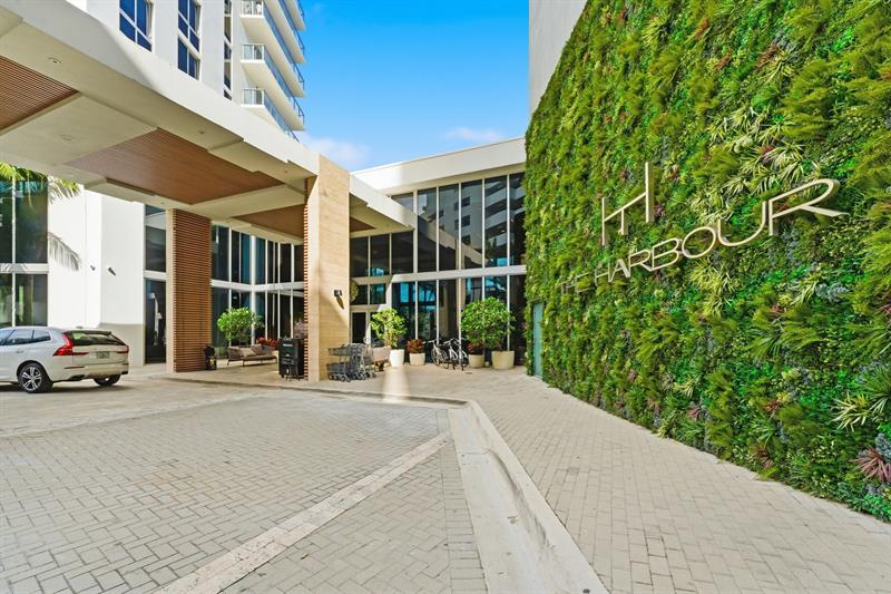 Image 47 of 50 For 16385 Biscayne Blvd 2516