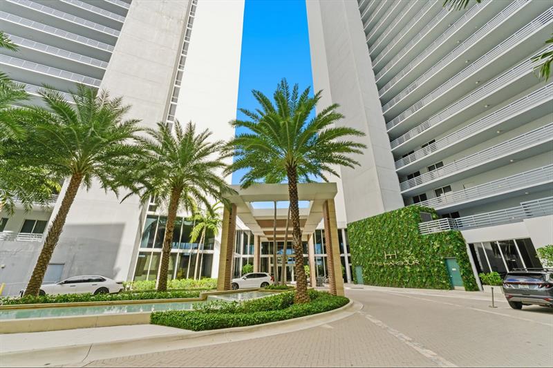 Image 48 of 50 For 16385 Biscayne Blvd 2516