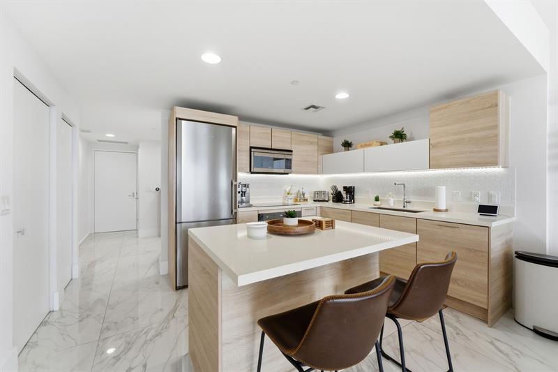 Image 7 of 50 For 16385 Biscayne Blvd 2516