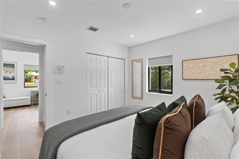 Image 17 of 61 For 1561 23rd Ave