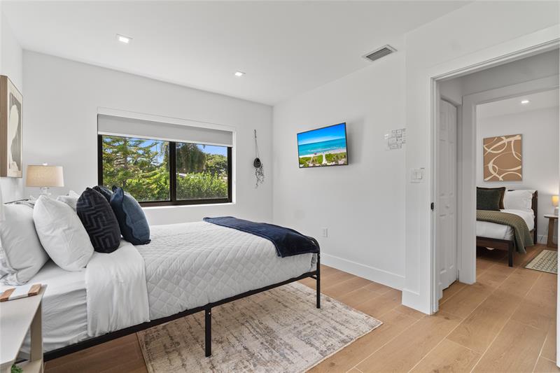 Image 20 of 61 For 1561 23rd Ave