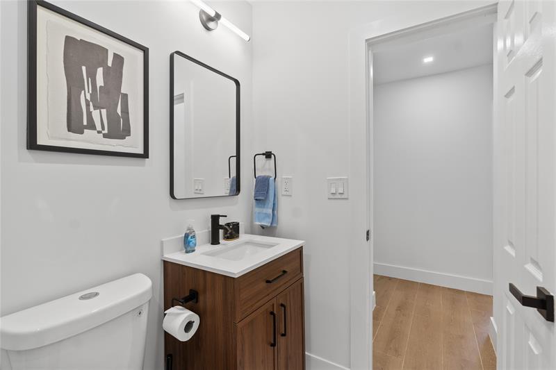 Image 22 of 61 For 1561 23rd Ave