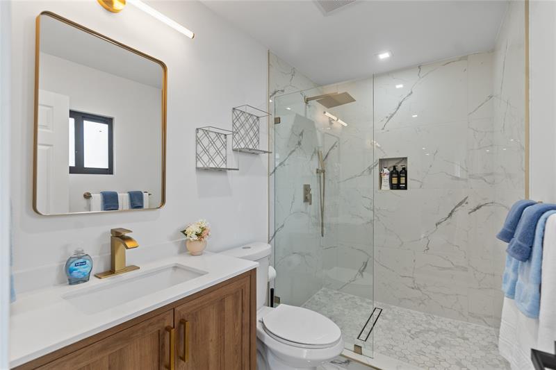 Image 29 of 61 For 1561 23rd Ave