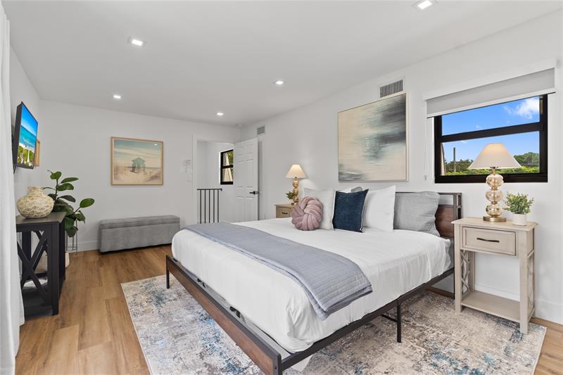 Image 37 of 61 For 1561 23rd Ave