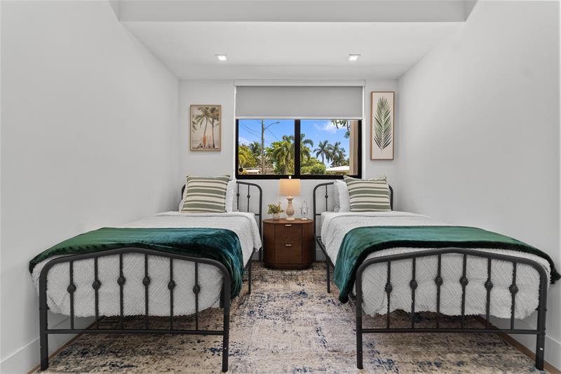 Image 42 of 61 For 1561 23rd Ave