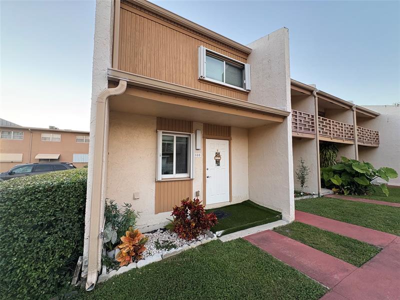 Details for 2831 Pierce St  100, Hollywood, FL 33020