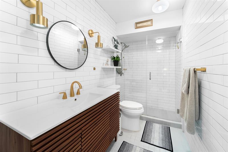 Image 11 of 13 For 3000 16th Ave  312