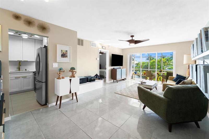 Image 4 of 13 For 3000 16th Ave  312