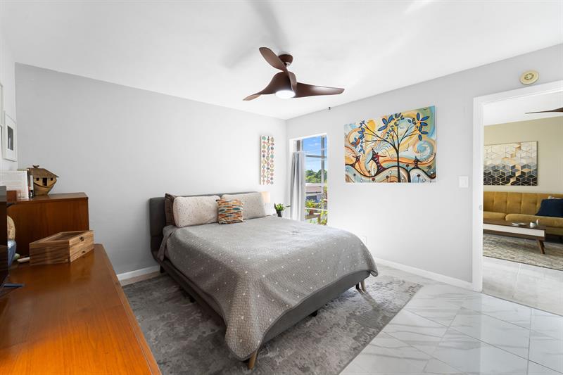 Image 9 of 13 For 3000 16th Ave  312