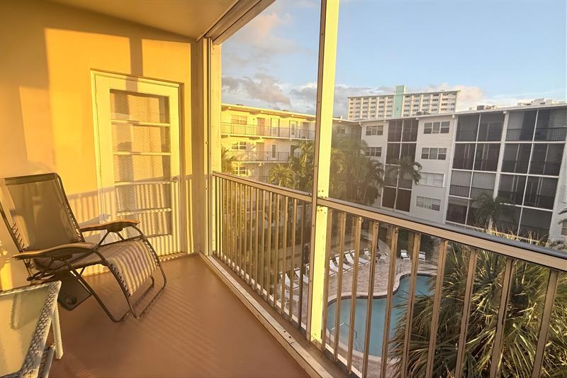 Image 11 of 11 For 4117 Bougainvilla Dr 415