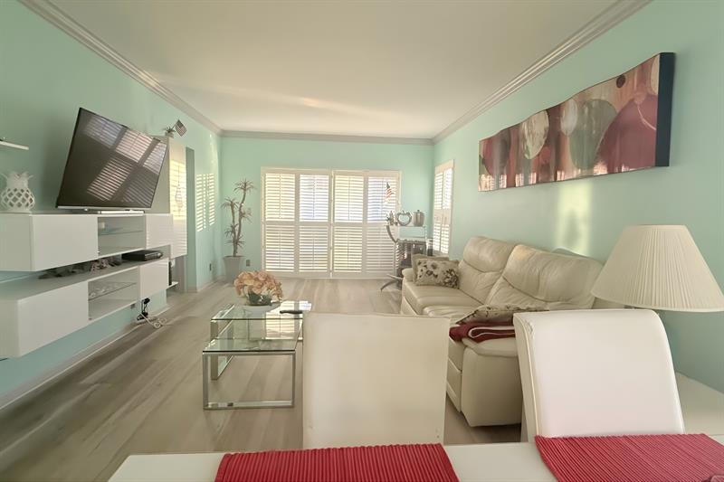 Image 3 of 11 For 4117 Bougainvilla Dr 415