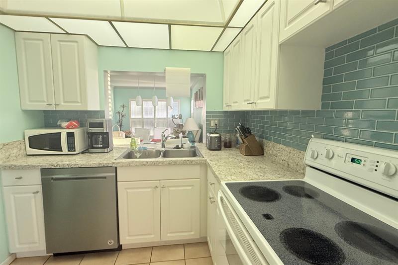 Image 6 of 11 For 4117 Bougainvilla Dr 415