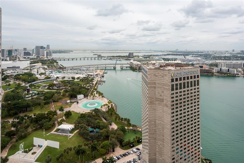 Details for 325 Biscayne Blvd  Lph16, Miami, FL 33131