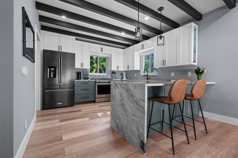 Image 17 of 58 For 2224 6th Ter