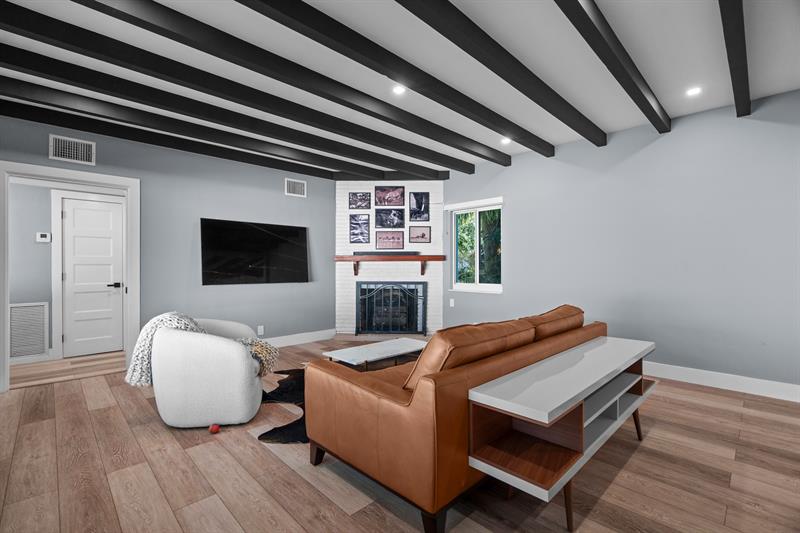 Image 23 of 58 For 2224 6th Ter