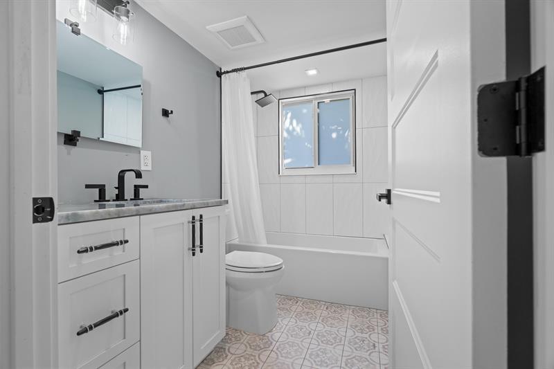 Image 26 of 58 For 2224 6th Ter