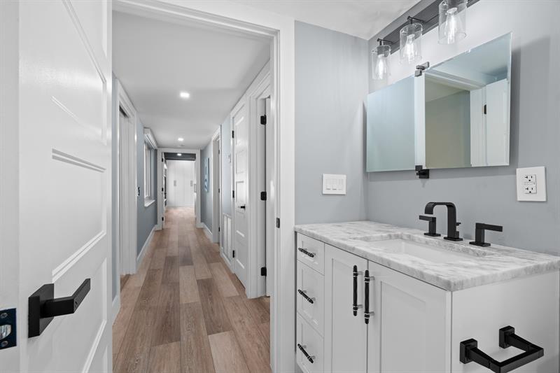 Image 29 of 58 For 2224 6th Ter