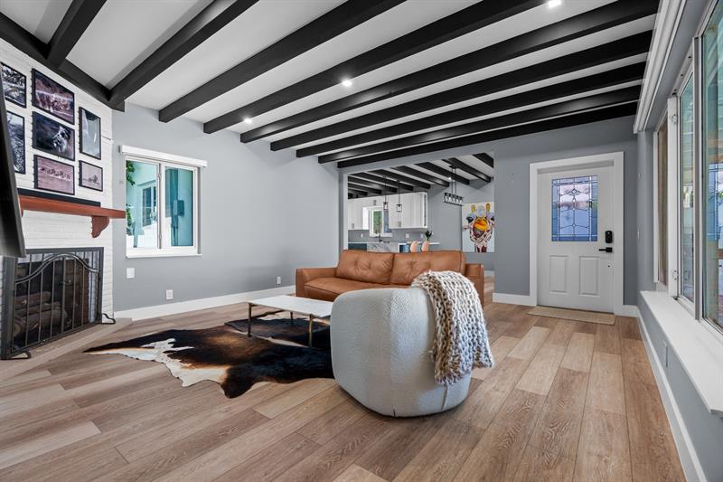 Image 3 of 58 For 2224 6th Ter