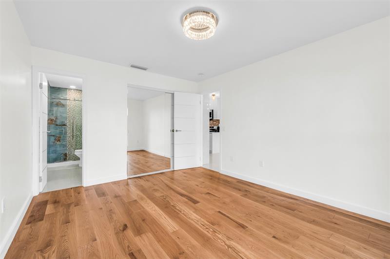 Image 16 of 38 For 11450 32nd Pl