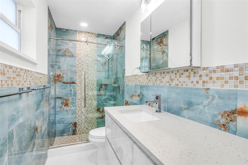 Image 17 of 38 For 11450 32nd Pl