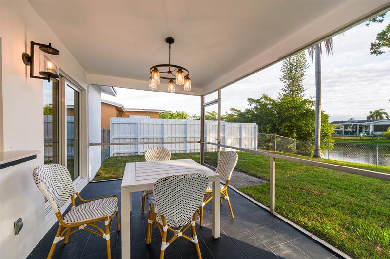 Image 27 of 38 For 11450 32nd Pl