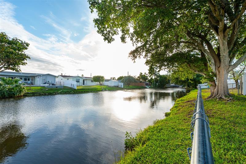 Image 31 of 38 For 11450 32nd Pl