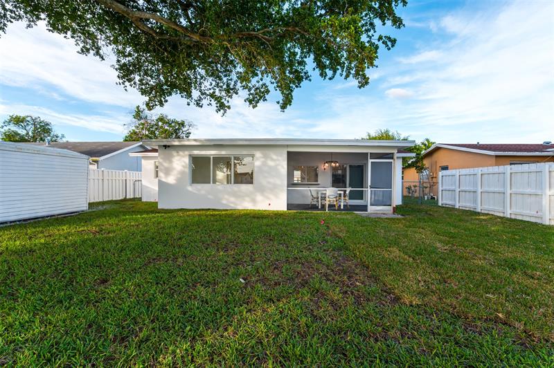 Image 33 of 38 For 11450 32nd Pl