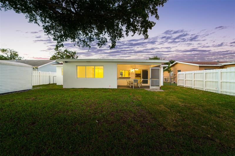 Image 34 of 38 For 11450 32nd Pl