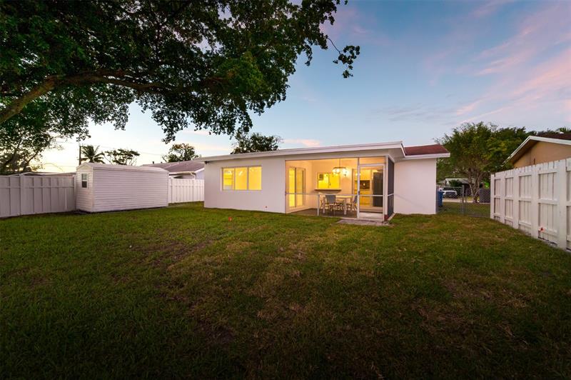 Image 35 of 38 For 11450 32nd Pl