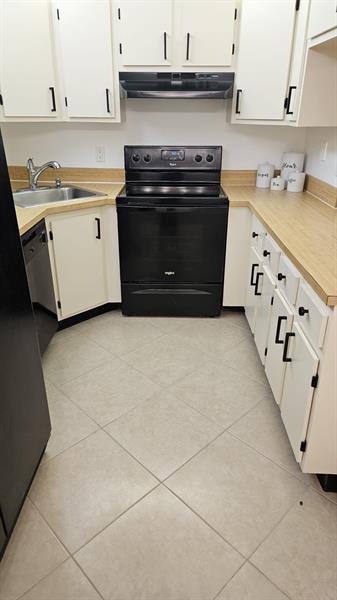 Image 2 of 34 For 721 Sunny Pine Way  G2