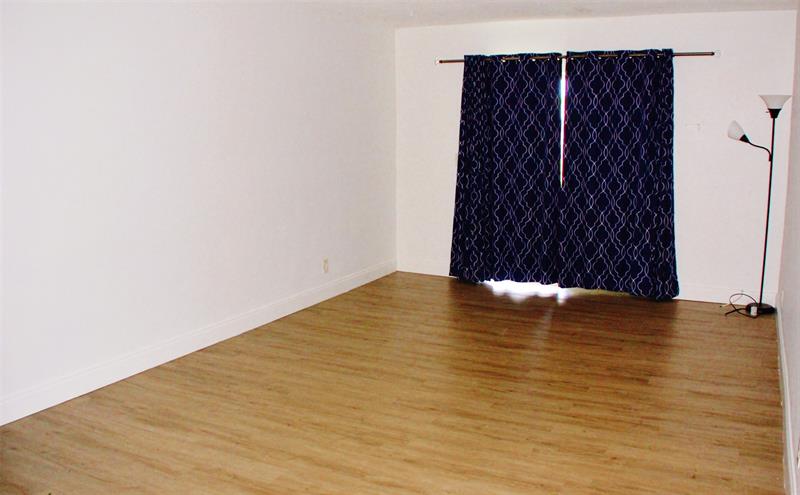 Image 11 of 33 For 4770 10th Ct  312