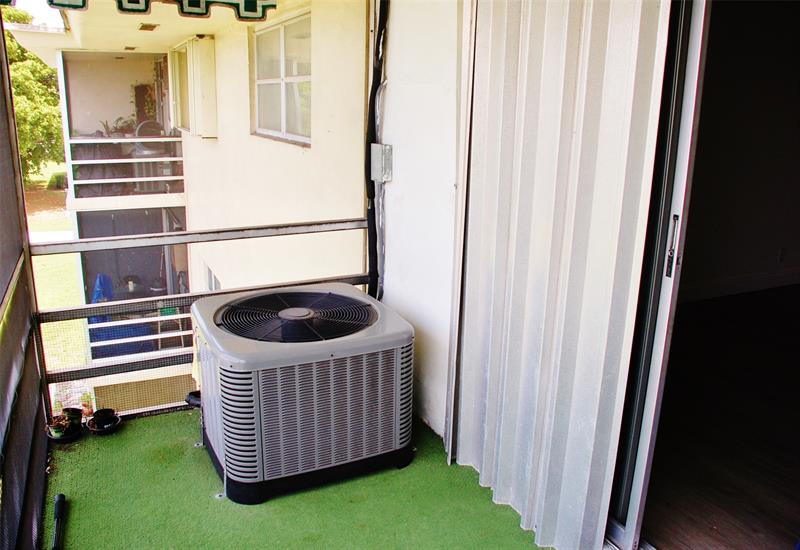 Image 14 of 33 For 4770 10th Ct  312