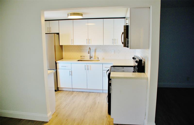 Image 4 of 33 For 4770 10th Ct  312