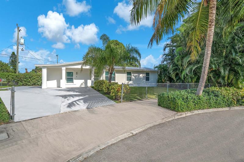 Image 2 of 27 For 3308 El Vedado Ct