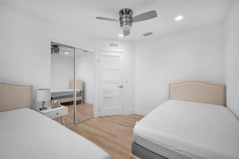 Image 20 of 27 For 3308 El Vedado Ct