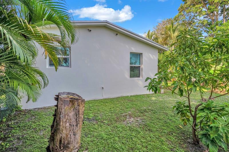 Image 7 of 27 For 3308 El Vedado Ct