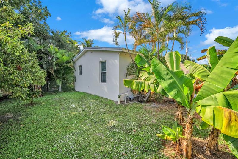 Image 8 of 27 For 3308 El Vedado Ct