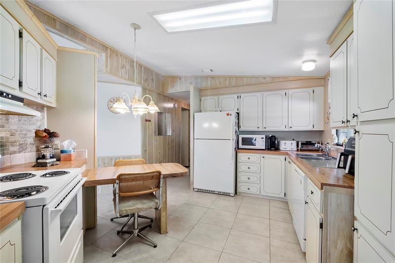 Image 3 of 20 For 8600 16th Pl