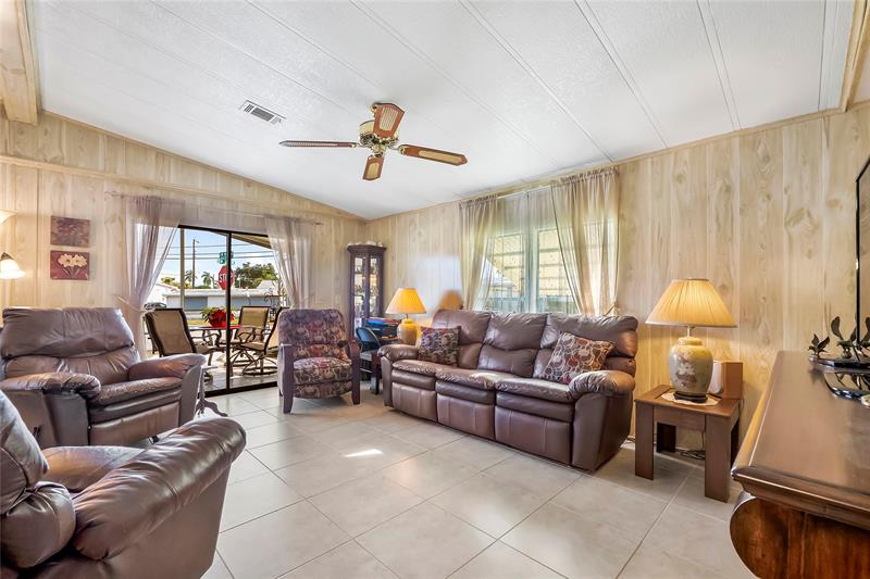 Image 5 of 20 For 8600 16th Pl