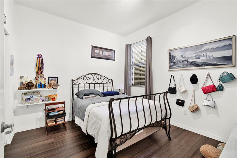 Image 18 of 43 For 805 191st St