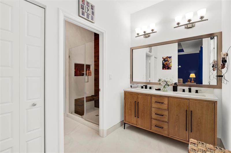 Image 28 of 43 For 805 191st St