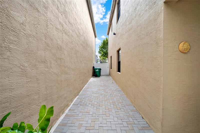 Image 36 of 43 For 805 191st St