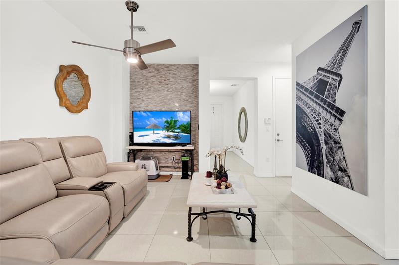 Image 9 of 43 For 805 191st St