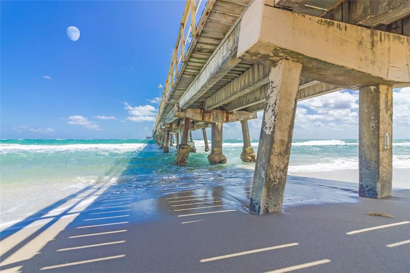 Image 10 of 12 For 210 40th St  216