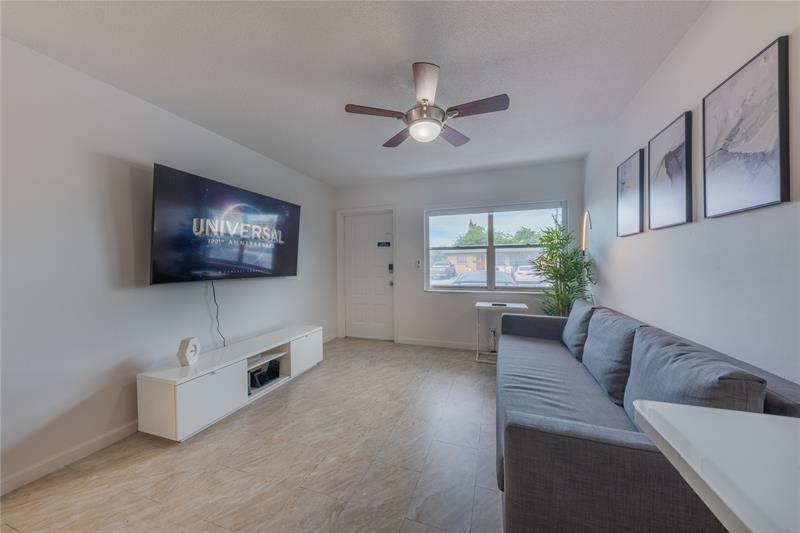 Image 9 of 12 For 210 40th St  216